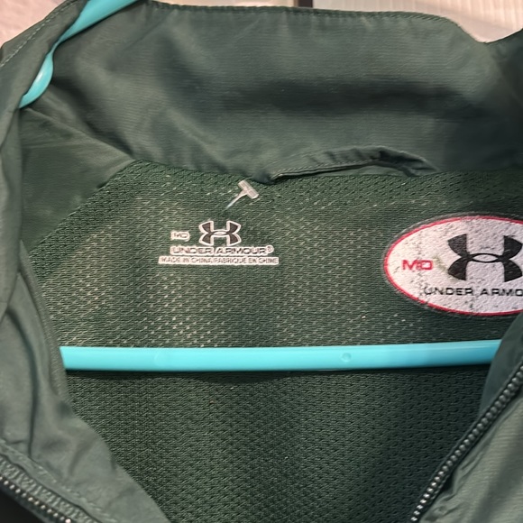 Under armor windbreaker jacket - Picture 3 of 5